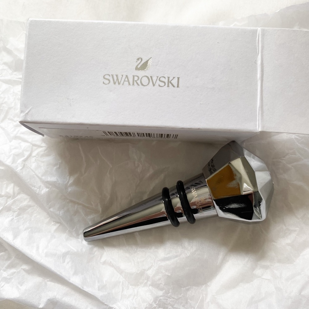 Brand New with box Swarovski crystal wine bottle stopper